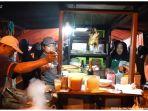 suasana-tempat-makan-bakmi-pak-lele-saat-dikunjungi-jokowi.jpg