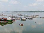 suasana-warung-apung-di-tengah-tengah-waduk-kedung-ombo.jpg