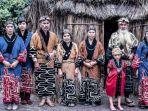 suku-ainu-yang-mendiami-pulau-hokkaido-jepang.jpg