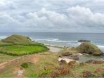 surga-peselancar-di-pantai-seger.jpg