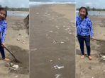 susi-pudjiastuti-bersihkan-pantai-pangandaran.jpg
