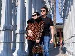 syahrini-dan-reino-barack-berpose-mesra-di-urban-light.jpg