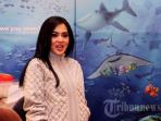 syahrini_20160815_160051.jpg
