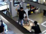 tangkapan-kamera-cctv-pria-yang-memukul-pengunjung-secara-random.jpg