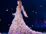 taylor-swift-gelar-konser-chicago-pada-2-4-juni-2023-c.jpg