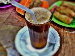 teh-susu-telur-pak-haji-medan.jpg
