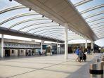 terminal-selatan-di-bandara-gatwick-london.jpg