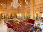 the-presidential-suite-di-the-raj-palace-hotel_20160728_141359.jpg