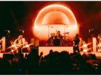 the-stroke-konser.jpg