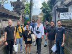 tiga-bule-rusia-bali.jpg
