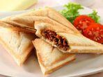 toast-bread-isi-daging-cincang-untuk-menu-sarapan.jpg