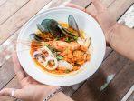 tom-yum-goong-kuliner-khas-thailand-yang-cocok-dengan-lidah-orang-indonesia.jpg