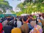 total-ada-8-stand-makanan-gratis-yang-tersedia-dalam-gelaran-kirab-kaesang-erina-di-sriwedari-solo.jpg