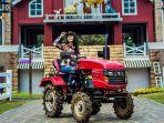 tractor-tour-de-farm-wahana-di-cimory-dairyland-puncak.jpg