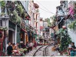 train-street-hanoi.jpg