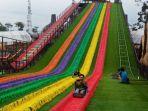 traveler-mencoba-perosotan-warna-warni-di-dusun-semilir.jpg