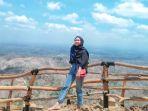 traveler-saat-liburan-ke-hutan-pinus-pengger.jpg