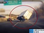 Jangan Sembrono di Jalanan! Truk Ini Alami Insiden yang Bikin Menjerit, Akhirnya Bikin Kaget