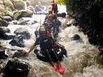 tubing-sungai-senatah-karanganyar-jawa-tengah_20161203_140144.jpg