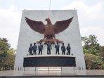 tugu-pahlawan-revolusi.jpg