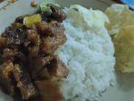 tumis-daging-di-sajian-soto-goreng-soto-bang-ateng-palmerah.jpg