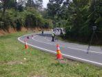 turunan-dan-tikungan-tajam-di-tanjakan-emen-lokasi-kejadian-kecelakaan-bus.jpg