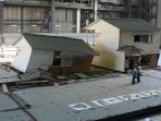uji-coba-rumah-tahan-gempa-di-jepang_20181004_121910.jpg