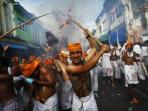 Vegetarian Festival - Buat yang Takut Darah, Jangan Coba Datang ke Sini di Tanggal Ini