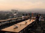 vesper-sky-bar-lounge.jpg