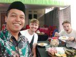 video-viral-bule-di-kulon-progo-makan-di-acara-hajatan.jpg