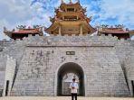 vihara-patung-seribu-wajah.jpg