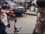 viral-wanita-bukittinggi-gunakan-kresek-bening-sebagai-masker-untuk-hindari-razia.jpg