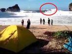 viral-wisatawan-terseret-ombak-di-pantai-jungwok.jpg