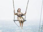 wahana-single-swings-di-obelix-hills.jpg