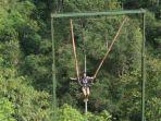 wahana-xtreme-swing-yang-ada-di-the-lodge-maribaya.jpg