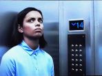 5 Hal yang Harus dan Jangan Dilakukan Saat Terjebak di Dalam Lift Macet