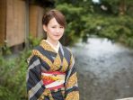 wanita-jepang_20180908_101923.jpg