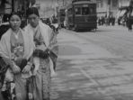 wanita-memakai-kimono-di-hiroshima_20170712_192515.jpg