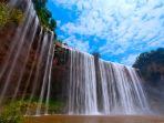 wanzhou-grand-waterfalls-img.jpg