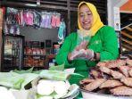 warga-menjual-jadah-tempe-di-kawasan-tlogo-putri-kaliurang.jpg