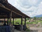 warung-kopi-kali-petung-di-kaki-gunung-merapi.jpg