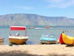 wisata-air-di-pantai-pasir-putih-parbaba.jpg
