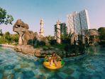 wisatawan-bermain-air-di-ciputra-waterpark-surabaya.jpg