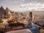 wisatawan-di-cappadocia-ilustrasi-fakta-unik-turki.jpg