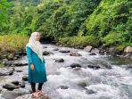 wisatawan-di-lamsujen-kecamatan-lhoong-aceh-besar.jpg