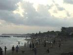 wisatawan-padati-pantai-batu-bolong-canggu.jpg