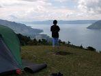 wisatawan-saat-camping-di-dolok-sipira-nauli.jpg