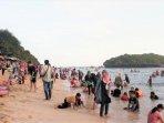 wisatawan-sadranan-di-akhir-pekan.jpg