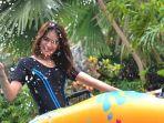 wisatawan-yang-bermain-di-transera-waterpark-bekasi.jpg