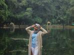 wisatawan-yang-sedang-mengabadikan-momen-di-rowo-bayu-banyuwangi.jpg